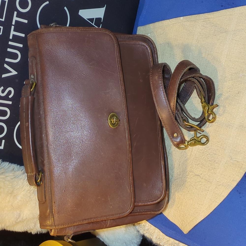 Vintage Coach Colebrook (Style# 5181) Brown Leather Messenger/ Briefcase $125 - Picture 2 of 9